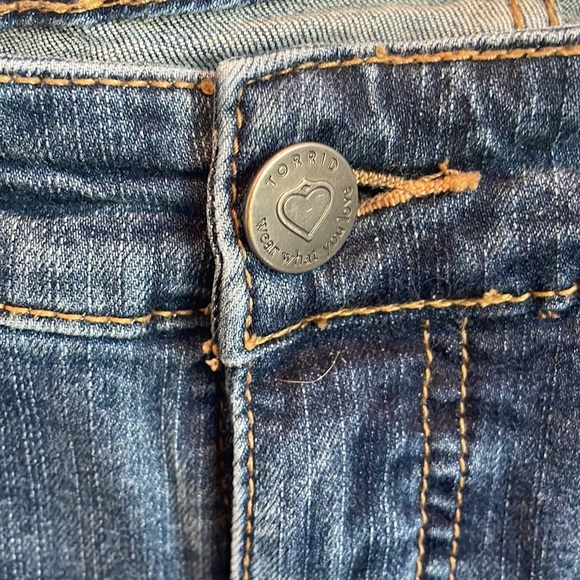 Relaxed boot cut jeans from Torrid sz 18Tall - Picture 4 of 5